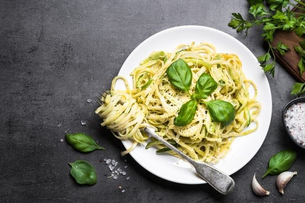 One-pot Kale, Mushroom, and Garlic spaghetti