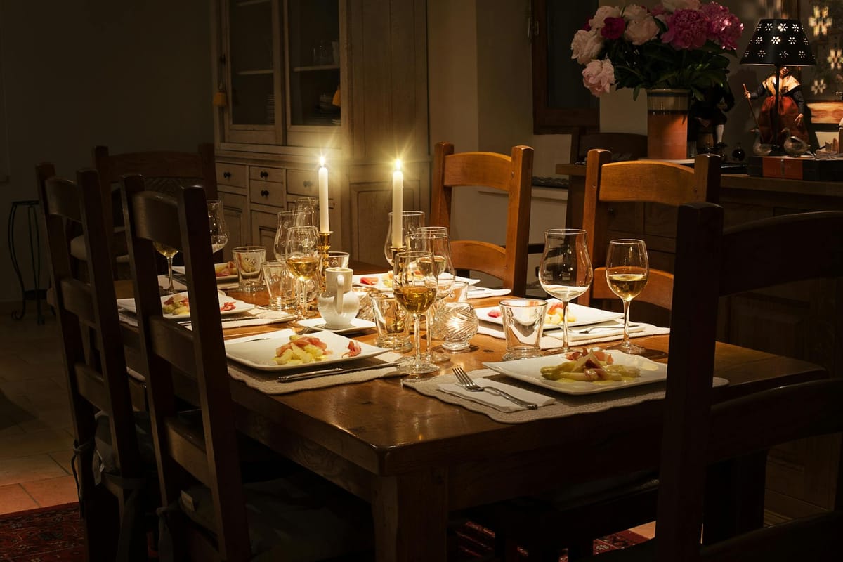 Romantic Dinner Timeline at Home: Easy Date Night Plan