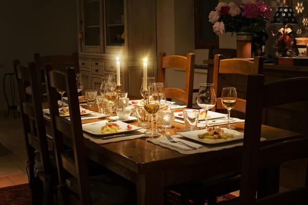Romantic Dinner Timeline at Home: Easy Date Night Plan