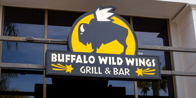 Buffalo Wild Wings - Food & Dating